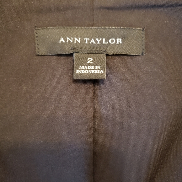 Ann Taylor black funnel neck jacket - Picture 7 of 9